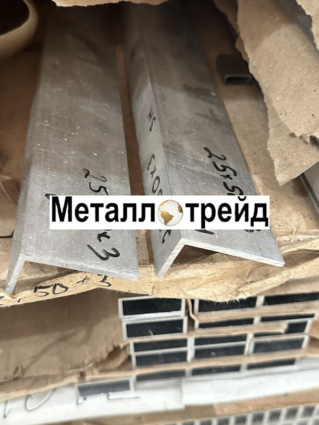 Уголок алюминиевый АД31 38х22х2 мм 3000