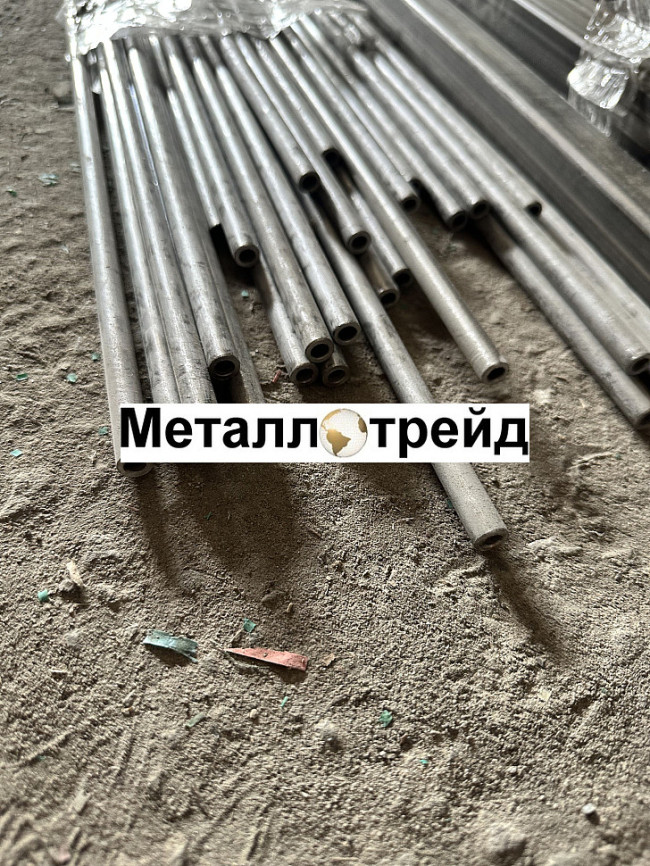 Труба нержавеющая бесшовная 08Х18Н10Т 13x1,5 мм 7000